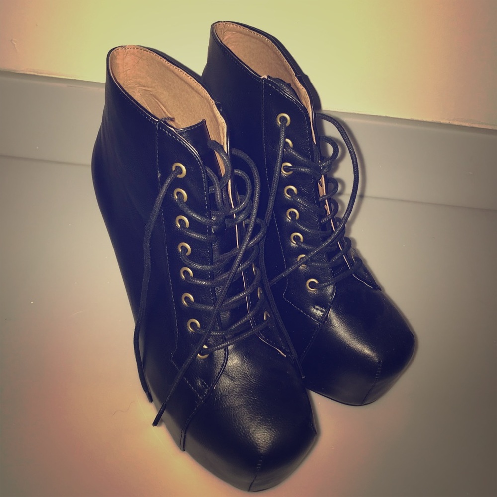 Platform ankle boot